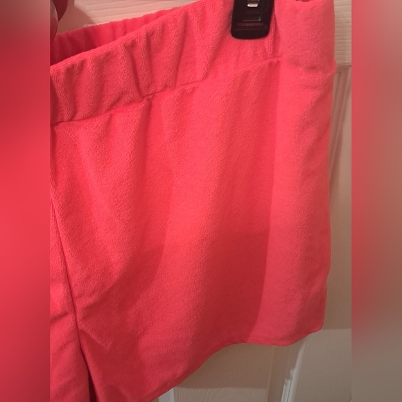 Juicy Couture Women's shorts NWT - Picture 2 of 6